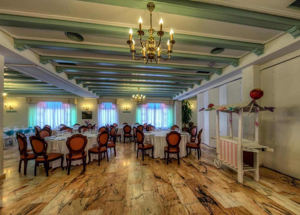 Hotel Sandra Алькала-де-Гвадаира Экстерьер фото