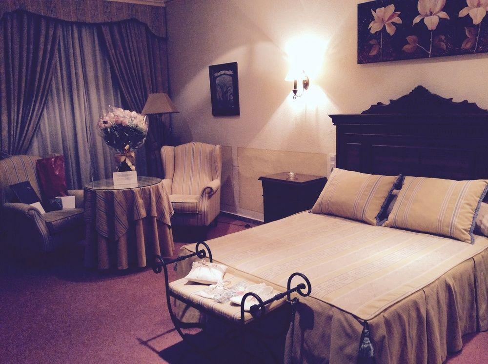 Hotel Sandra Алькала-де-Гвадаира Экстерьер фото