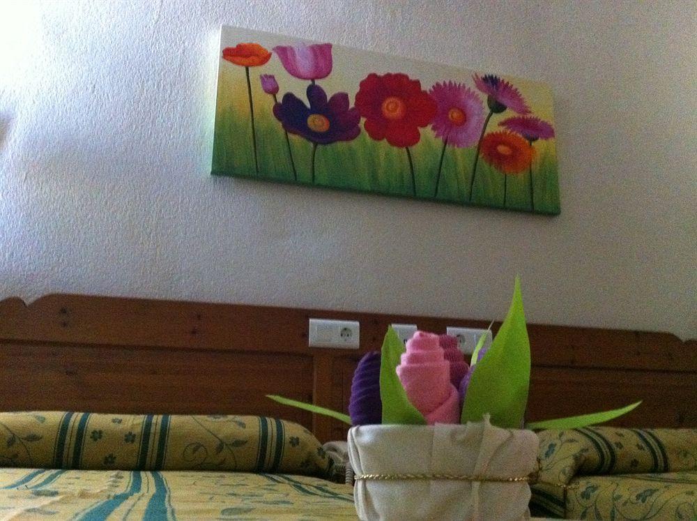 Hotel Sandra Алькала-де-Гвадаира Экстерьер фото
